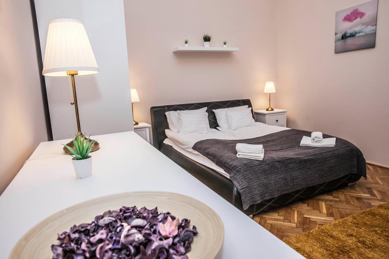 Fullmoon Apartments 1 Сегед Экстерьер фото